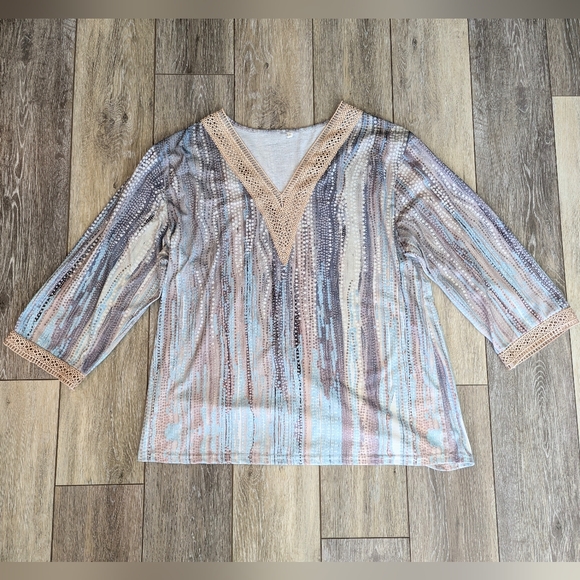 Unknown Tops - Women's Multicolor V-Neck Top